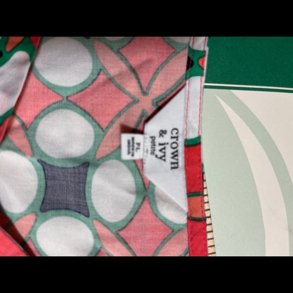 Spring time top - Picture 3 of 3